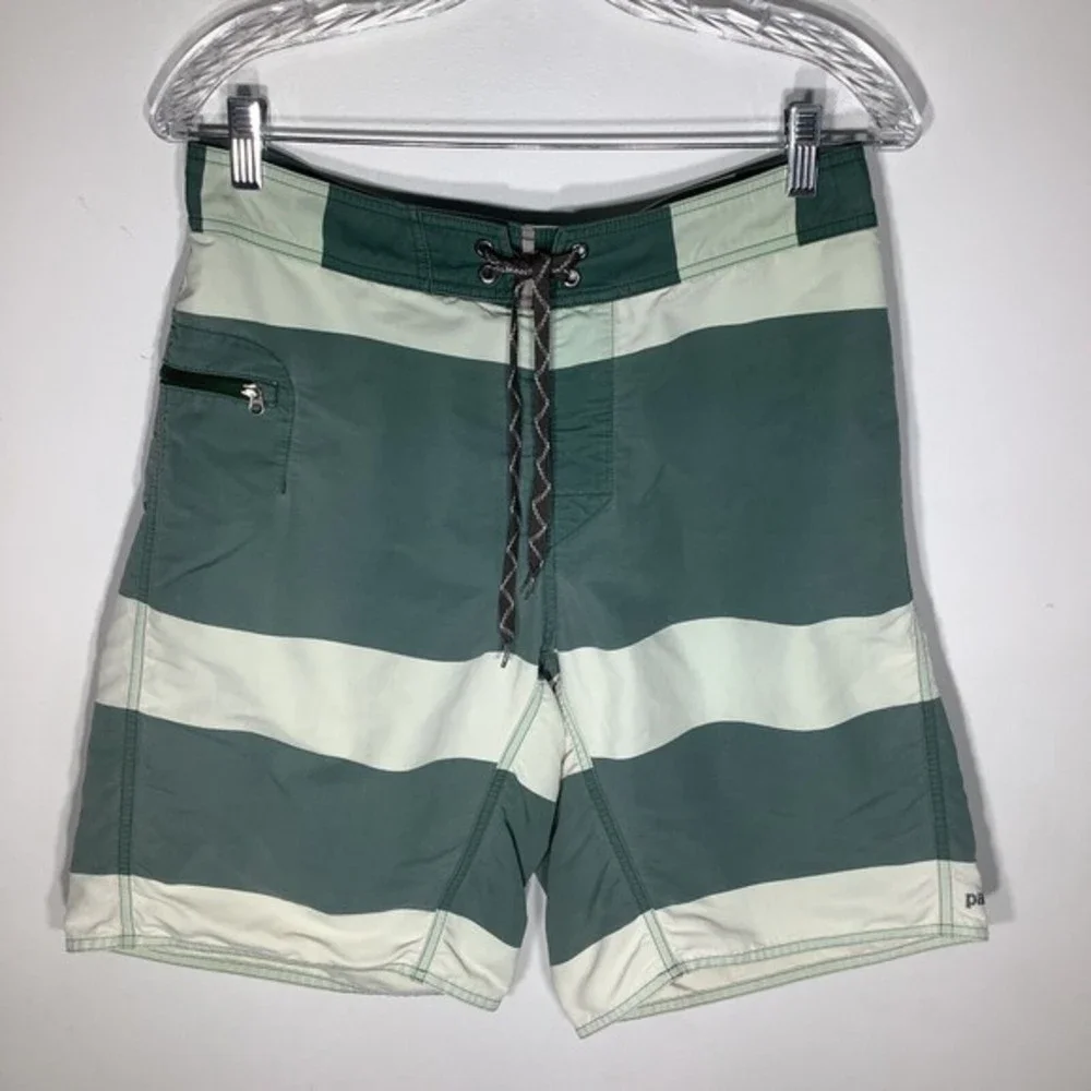 Patagonia Mens Board‎ Shorts Green Striped Size 31